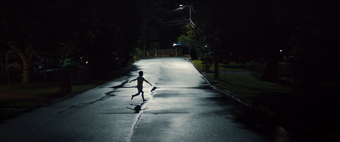 Weapons: El thriller de terror que promete ponerte los pelos de punta este agosto - Tarjeta Leopardos